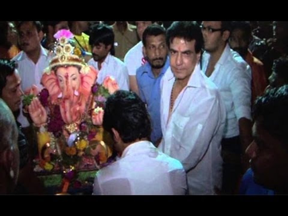 Jitendra, Tusshar And Ekta Kapoor @ Ganesh Visarjan
