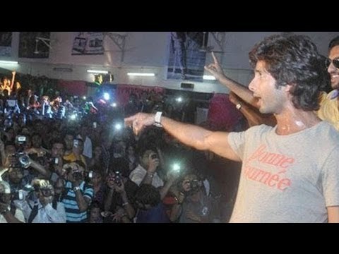 Shahid Promotes | Phata Poster Nikla Hero @ Enigma 2013 !