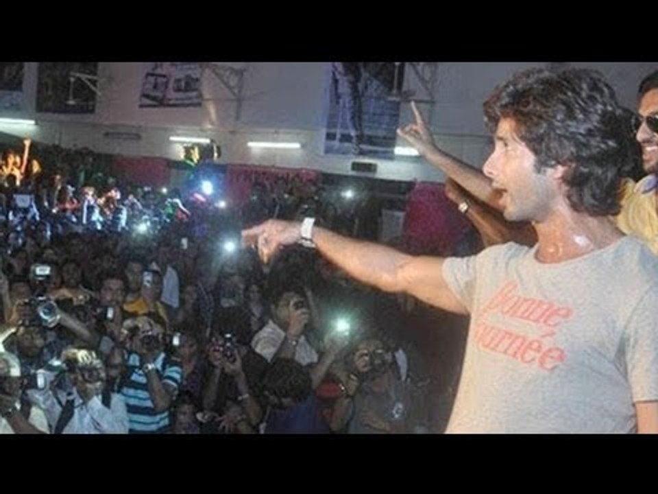 Shahid Promotes | Phata Poster Nikla Hero @ Enigma 2013 !