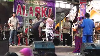 HIBURAN DANGDUT AJA MAREK MANING