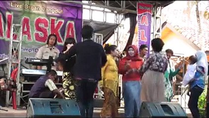 HIBURAN DANGDUT AJA WAYUAN