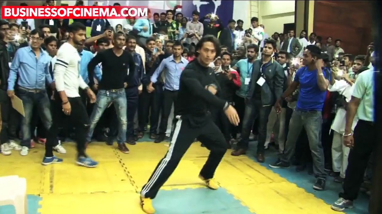 Tiger Shroff Showcases His Taekwondo Skills!