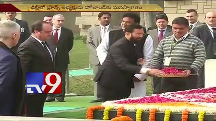 French President pays tribute to Mahatma Gandhi at Rajghat