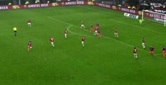 Akıllara Zarar Gol! 30 Metreden Kaleciyi Avladı