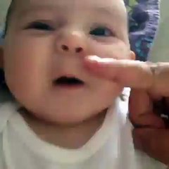 мама оставила сына с отцом ненадолго (Vine)