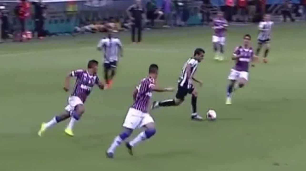 Serginho incredible skill and goal with Santos
