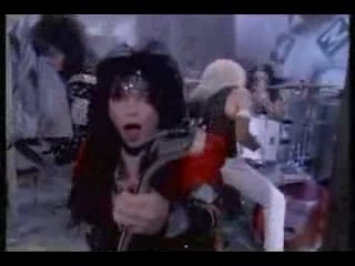 Motley Crue - Smokin' In The Boys Room