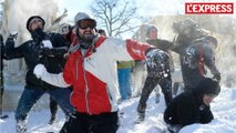 Bataille de boule de neige géante à Washington après la tempête 