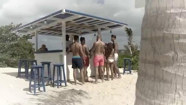 I sista avsnittet samlas alla deltagare på stranden - ett nytt ex kanske?