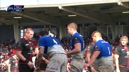 Jacques Burger colle un gros caramel à Luke McAlister