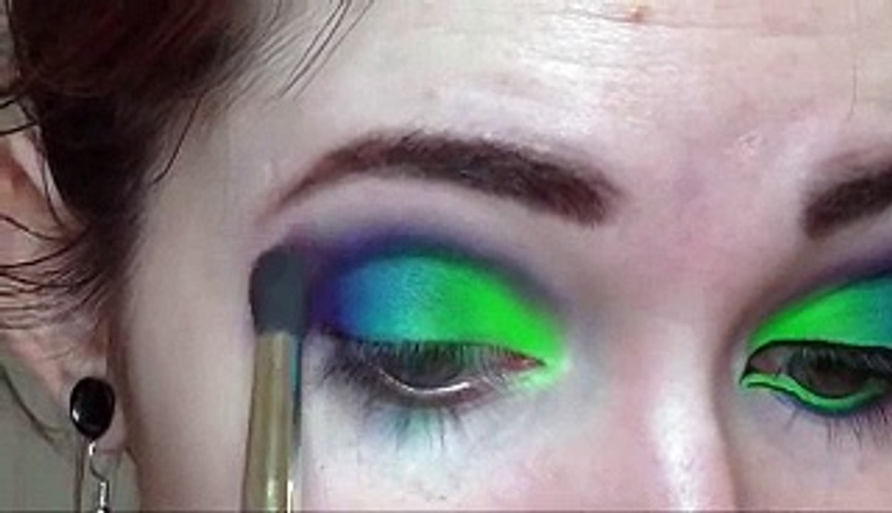 Lovely Neon Eye Shadow tutorial