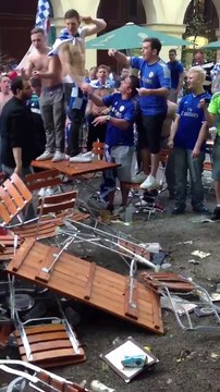 Les hooligans de Chelsea détruisent un bar et agressent son propriétaire