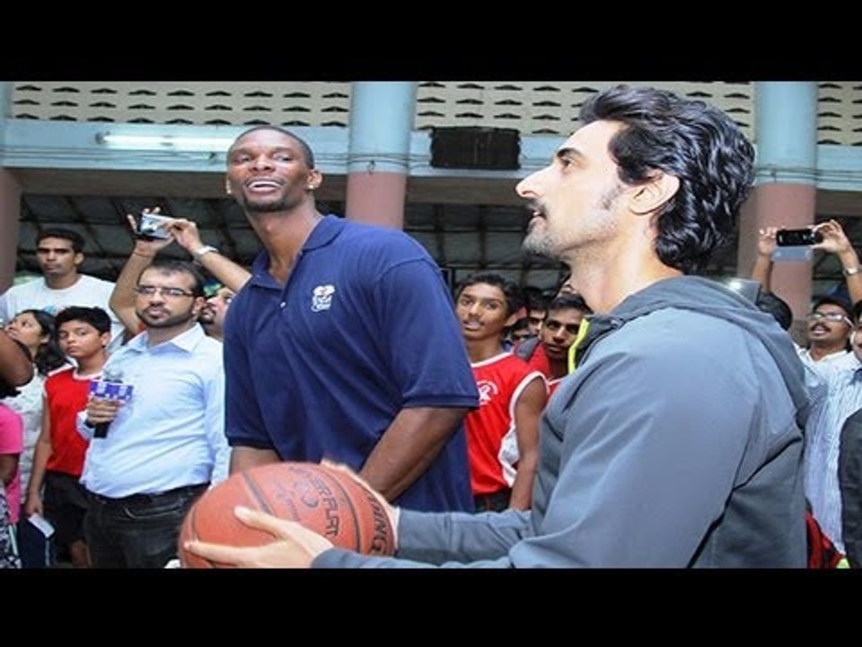 Kunal Kapoor Plays Basketball With NBA Star Chr...