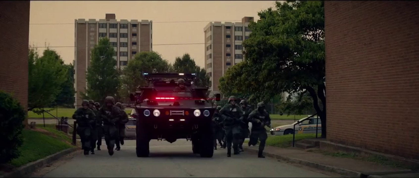 TRIPLE 9 Bande annonce VF (Woody Harrelson, Norman Reedus, Kate Winslet)