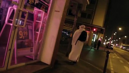 Bombacı kılığında Almanları trolleyen Türk