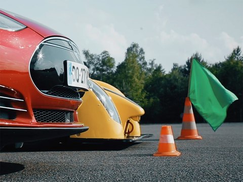 Drag Race Tesla Model S P85D vs Radical RXC Turbo 500