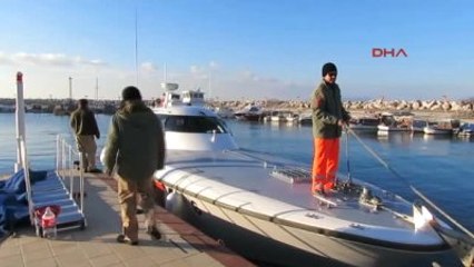 Çanakkale Ayvacık'ta Kaçaklar Donmak Üzereyken Kurtarıldı