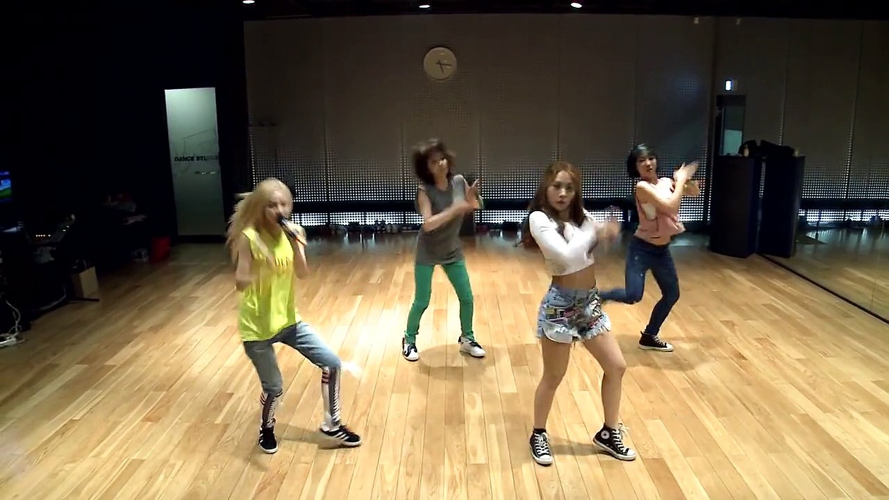 2NE1 - FALLING IN LOVE Dance Practice (안무연습)