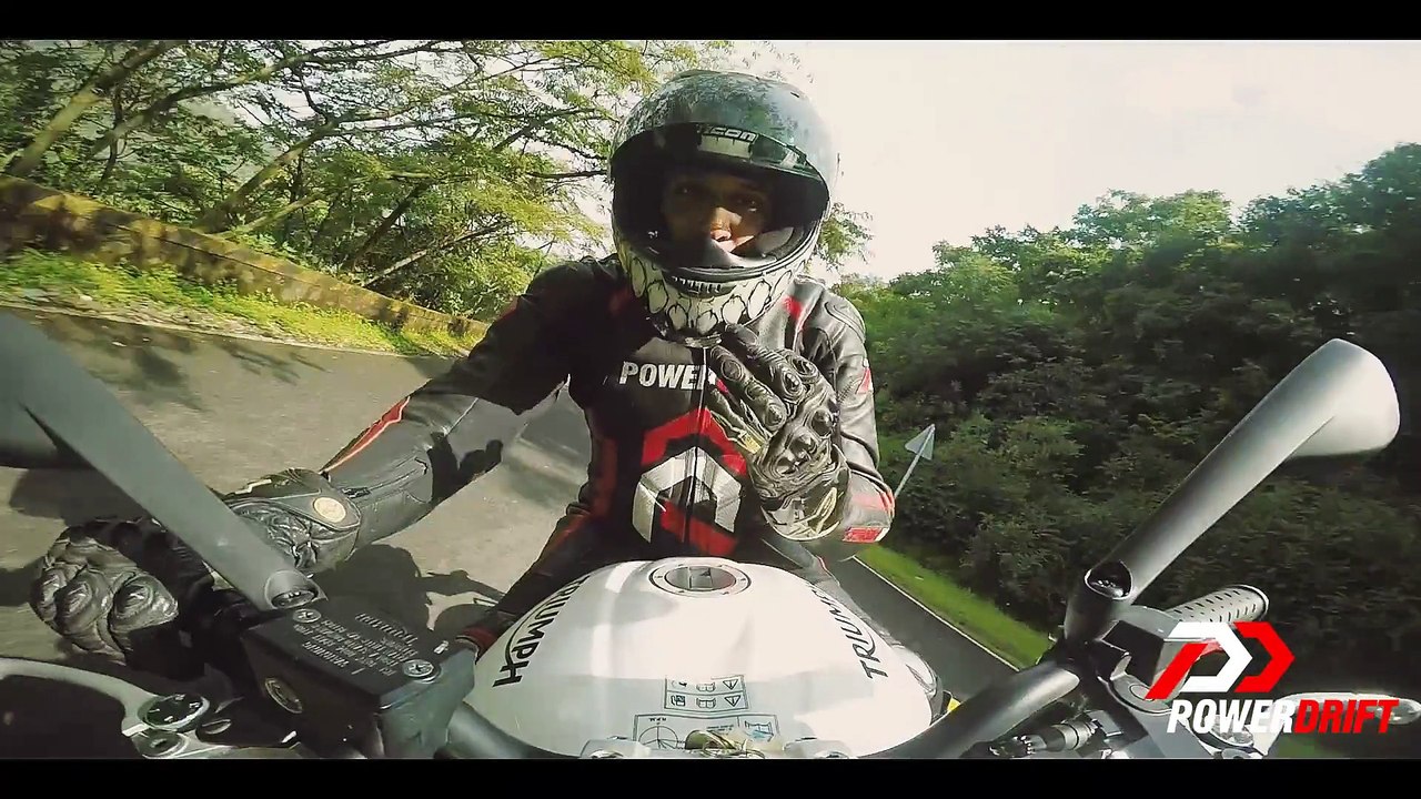 Triumph Street Triple 675 : Review : Powerdrift