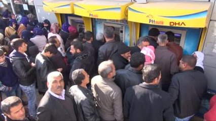 Şanlıurfa?da Eğitim Yardımı Kuyruğu