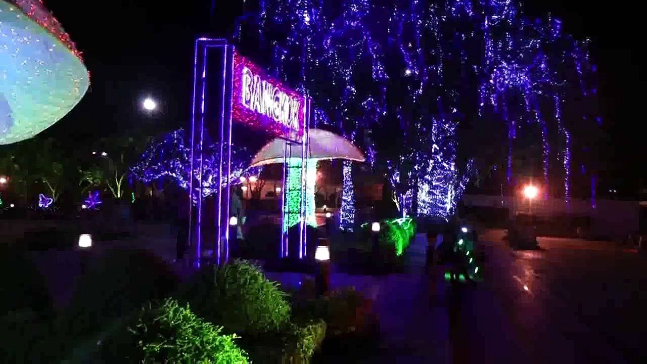 magnificent wat arun temple at night in bangkok