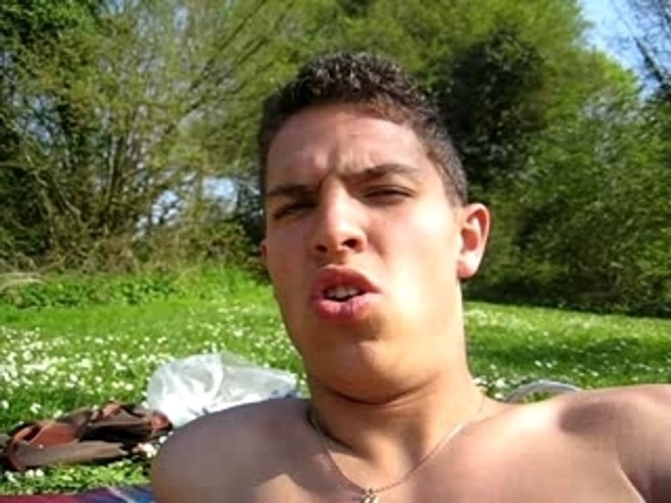 Monte dans l'mur