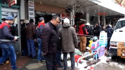 Kocaeli İzmit'te Kırtasiyede Patlama: 2 Yaralı