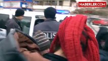 Edirne?de Otobüs Durağında 30 Suriyeli Kaçak Yakalandı