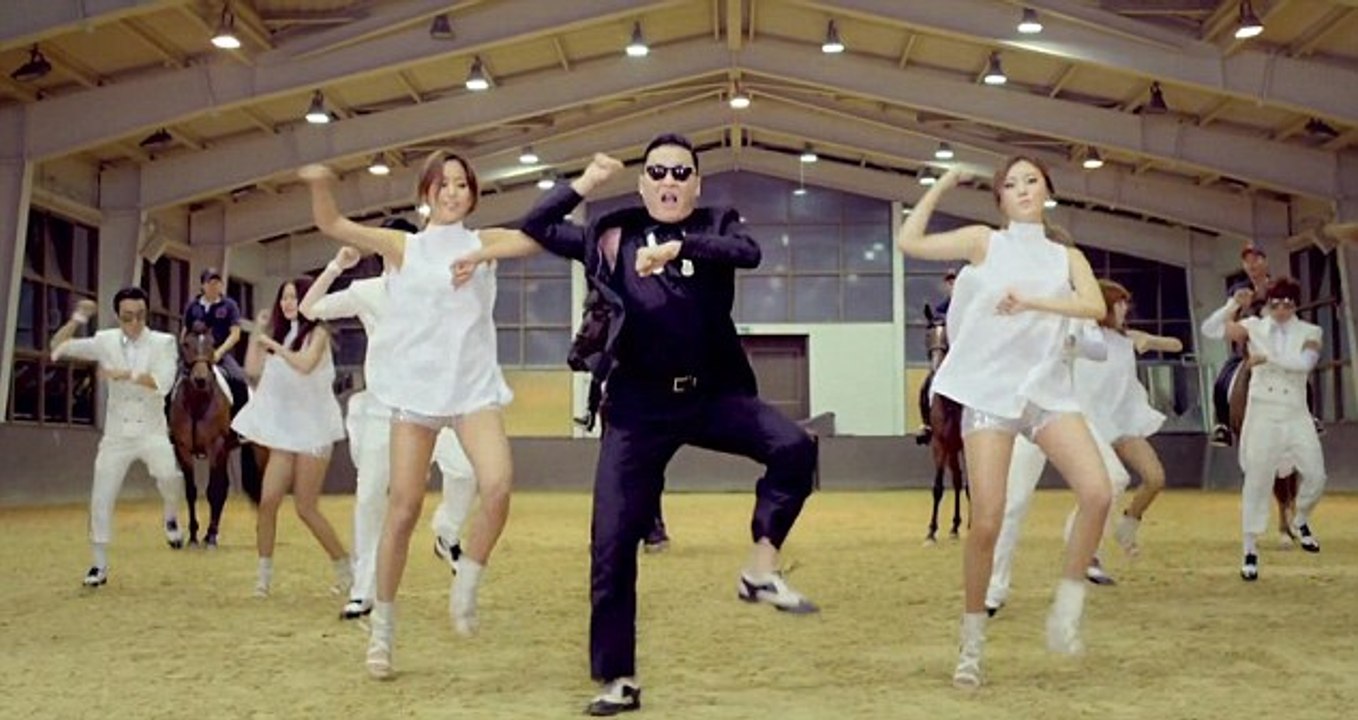 NEW GANGNAM STYLE  [2016 MAMA] PSY - GANGNAM STYLE (2016)