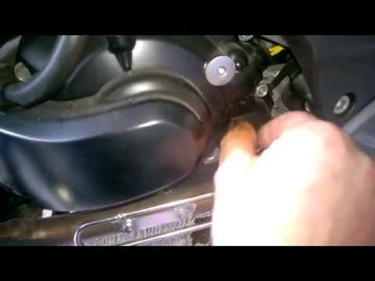 Guida: come sostituire olio e filtro (tagliando ) Honda SW (silver wing ) -  Video Dailymotion