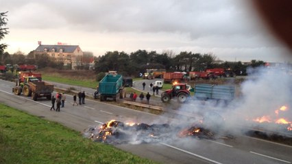 Kervidanou : les agriculteurs ont quitté la voie express à Quimperlé
