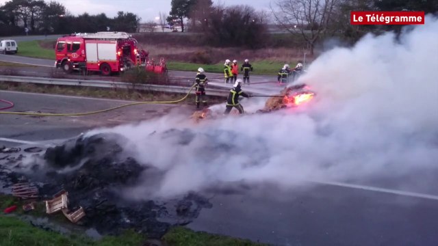 Quimperlé. Les pompiers éteignent l'incendie sur la RN165