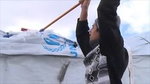 الثلوج تغطي مخيمات اللاجئين السوريين بعرسال