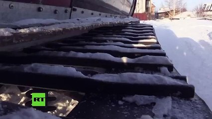 Mecánico ruso adaptó un carro y ahora parece un tanque