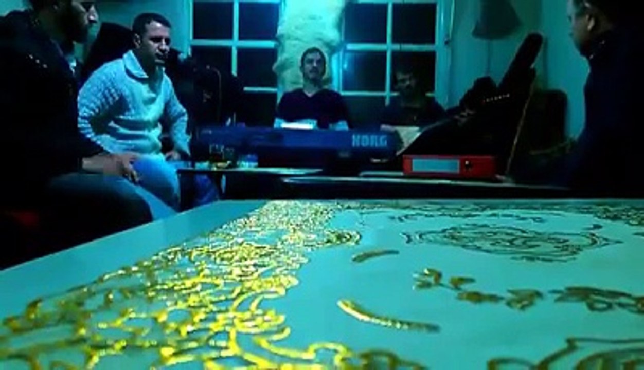 Grup Sesleniş - Metin Korkmaz - Karlı Kayın Ormanında (Seher Yeli Türkü Evi)