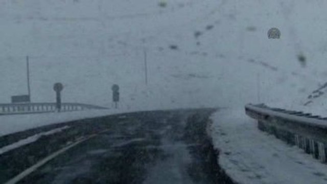 Siirt-Şırnak Karayolu ile 90 Köy Yolu Ulaşıma Kapandı