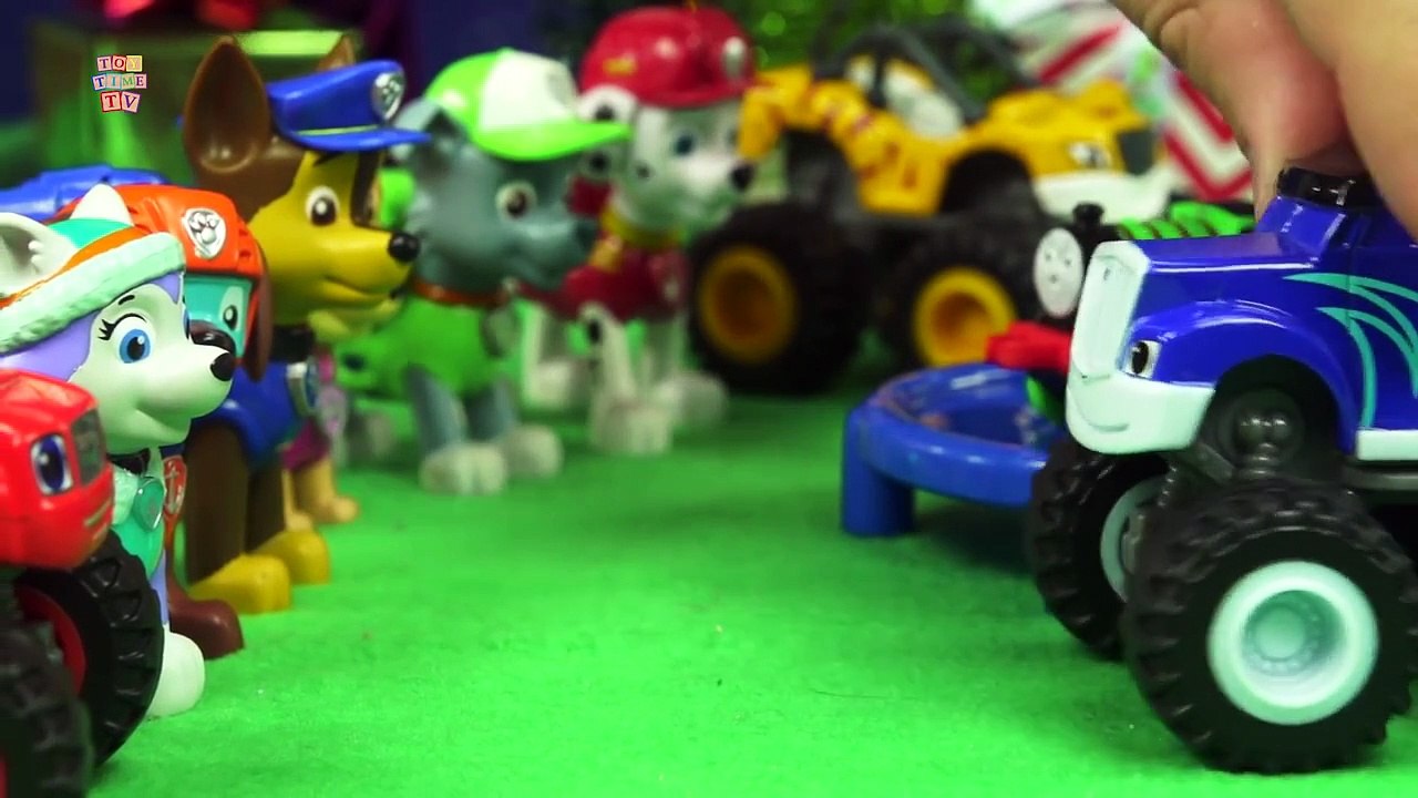 THE PAW PATROL Christmas Carol Ambush Featuring Blaze and the Monster Machines