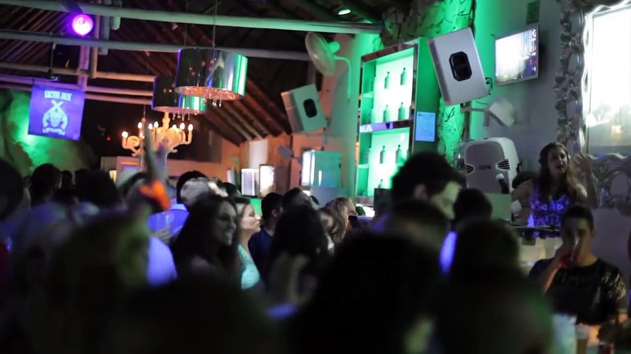 Juicy M LIVE at Nicci Beach