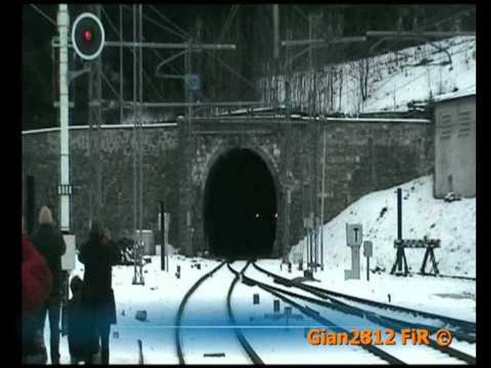 arrivo della Locomotiva 200-05 a Canzo-Asso per la Strenna 2010 - 1/3