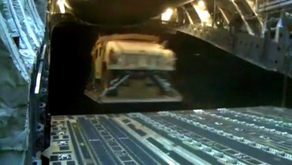 Air Force C17 Havadan Irak Üzerine Humvee Jip Bıraktı