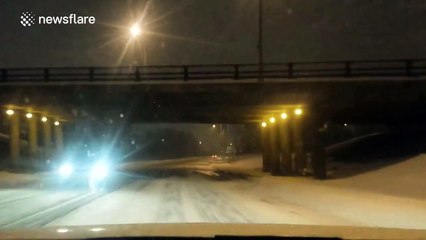 Heavy snow in Ottawa filmed on dash-cam
