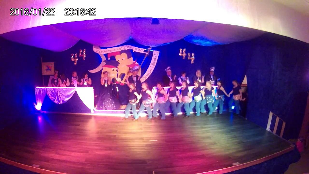 Jugengarde mit Showtanz