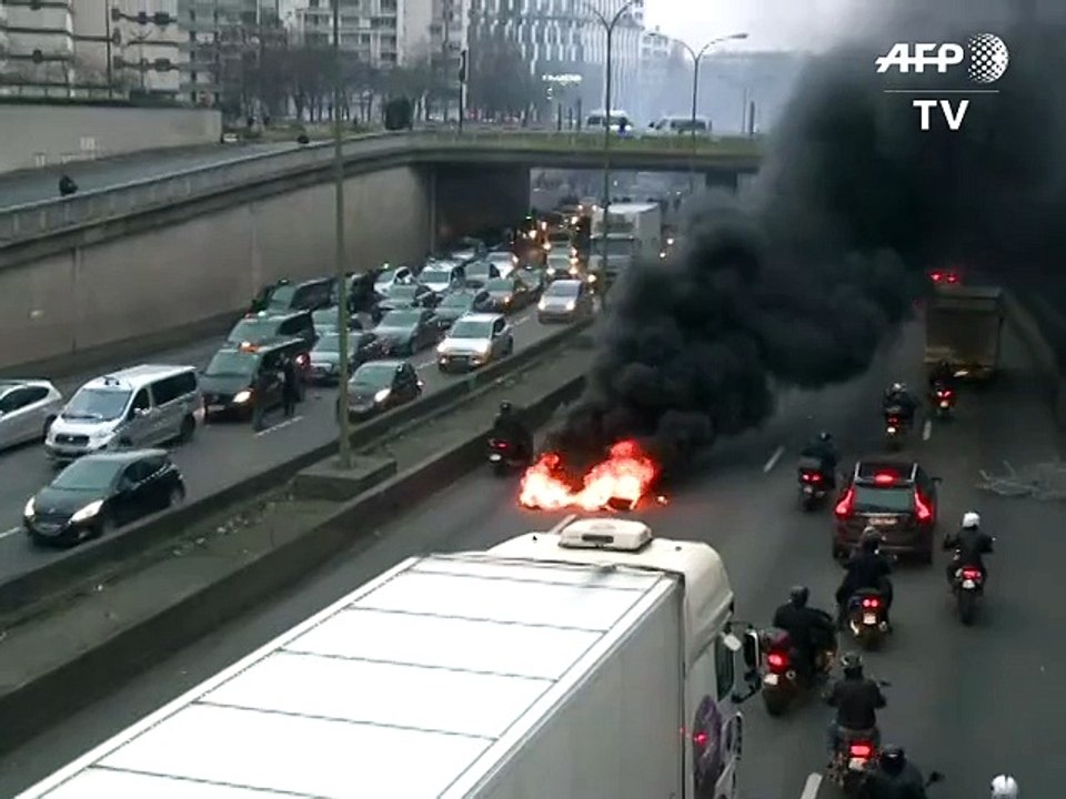 Journée de grèves tous azimuts, et des incidents côté taxis