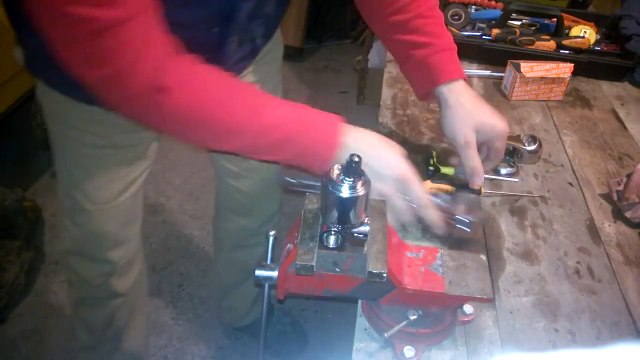 guida: come riparare un rubinetto miscelatore che perde acqua