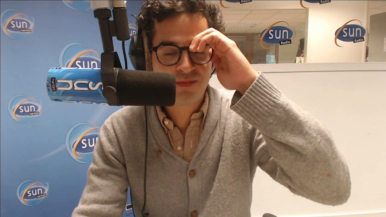 "Julien Lepers s'en va, c'est mamie Zine qu'on assassine". 15/12