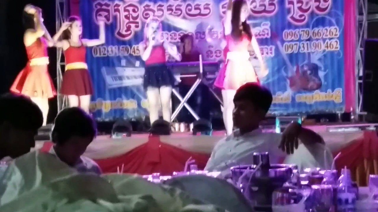 Hot music at wedding