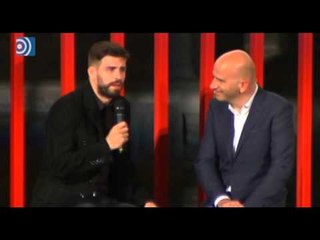 Piqué llora al recibir el premio al mejor deportista catalán del año