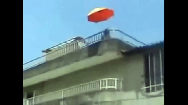 OBJETO VOLADOR NO IDENTIFICADO OVNI UFO ALIEN EXTRATERRESTRE PLATILLO VOLANDO SOBRE UNA OBRA EN CONSTRUCCION EN LA FRONTERA COLOMBIA VENEZUELA ENERO 2016