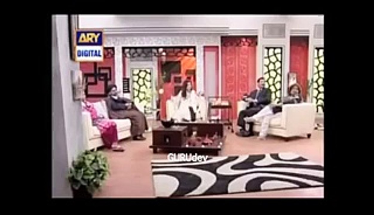 What Happened That Audience Starts Running and Nida Shouting In Live Show