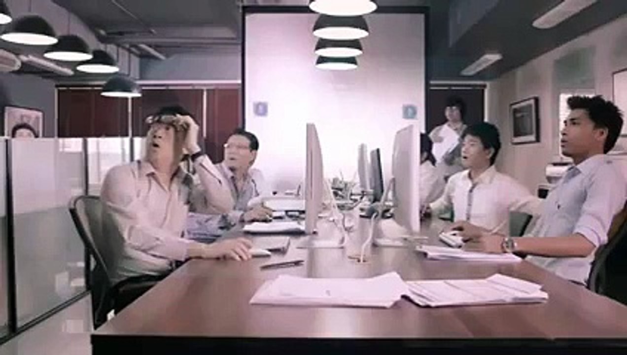 Erkekler tuvaletine girdi ve.